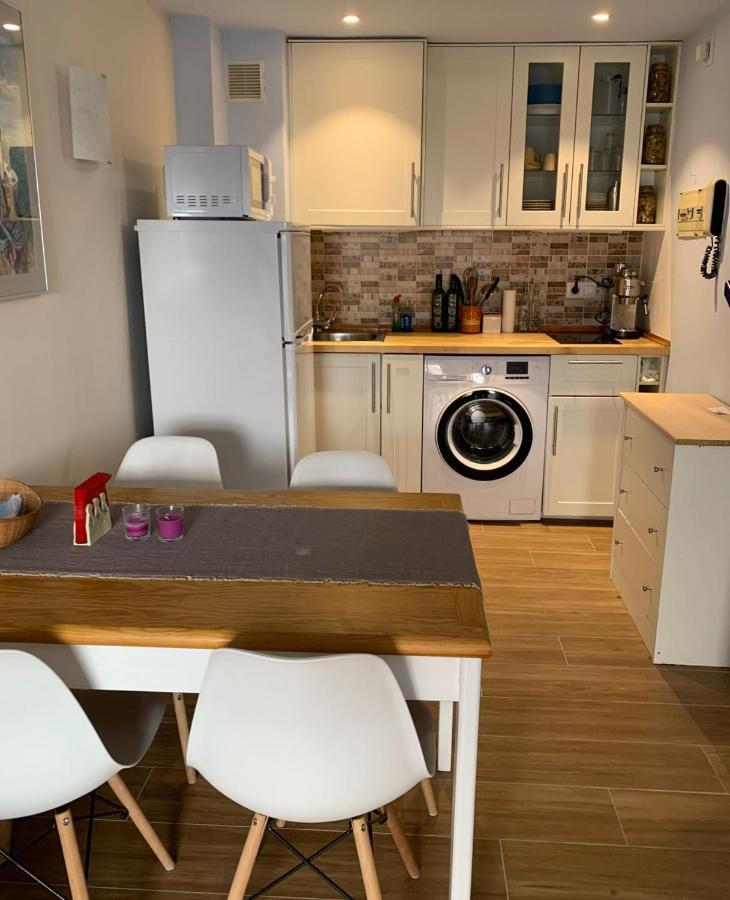 Cosy Apartment In L Escala, 7 Mins Walk To The Closest Beach, Riells L' Escala Luaran gambar